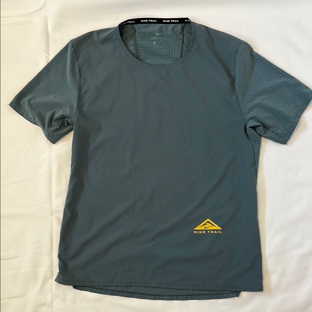 Nike Dri-FIT Trail Tee